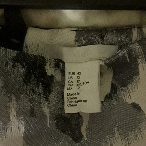 Adorable mini skirt - Picture 3 of 4